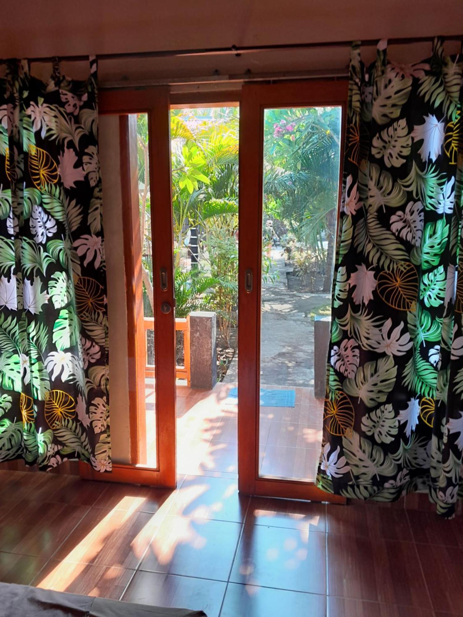 Florine'S Garden Hotel Gili Islands Exterior photo