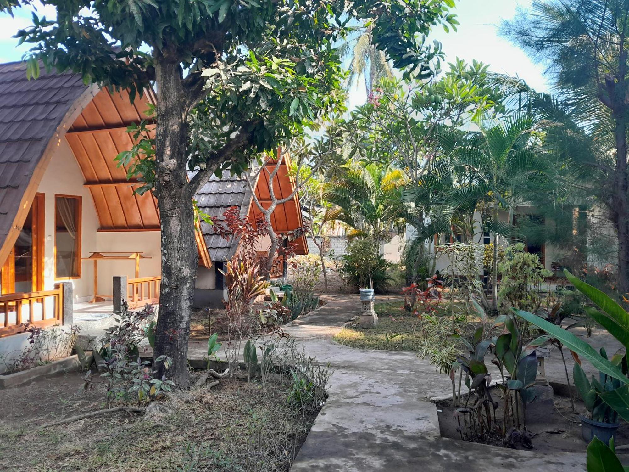 Florine'S Garden Hotel Gili Islands Exterior photo
