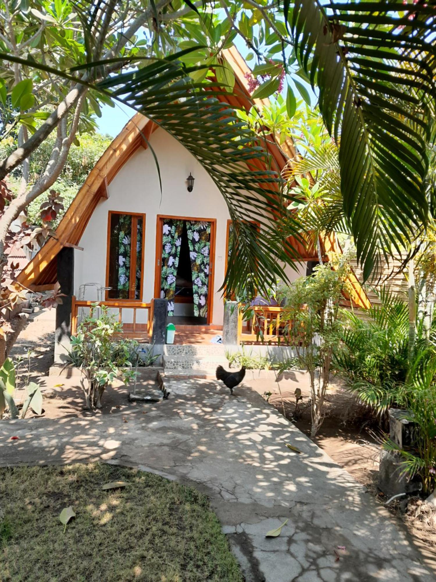 Florine'S Garden Hotel Gili Islands Exterior photo
