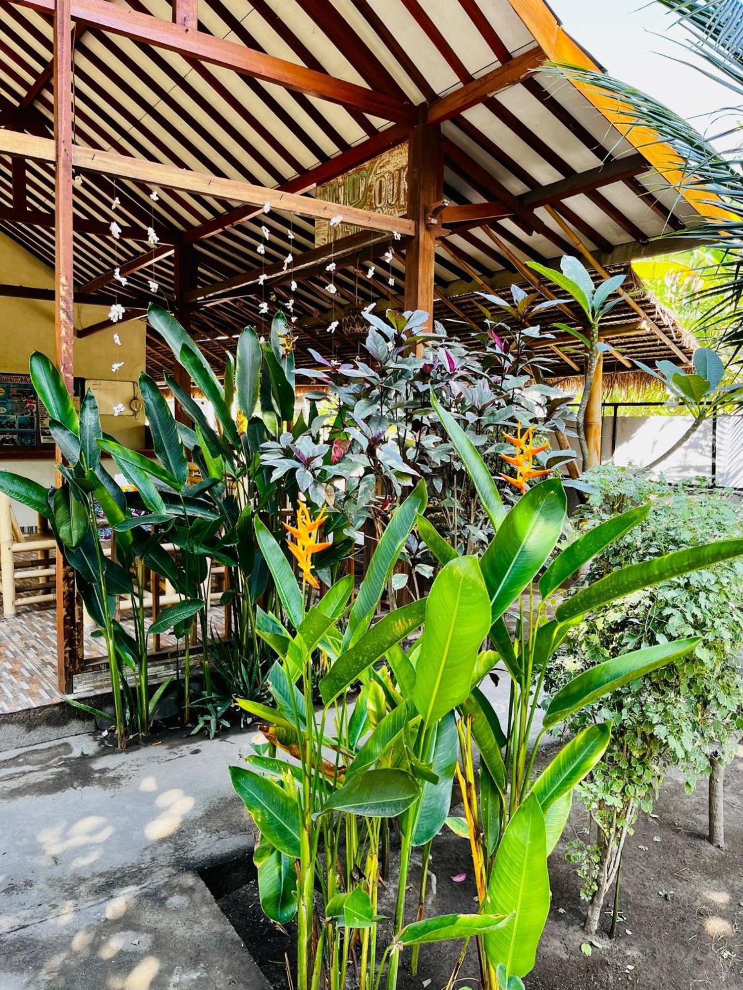 Florine'S Garden Hotel Gili Islands Exterior photo
