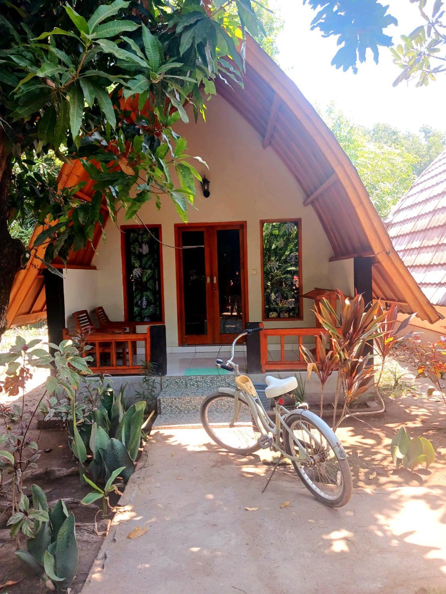 Florine'S Garden Hotel Gili Islands Exterior photo
